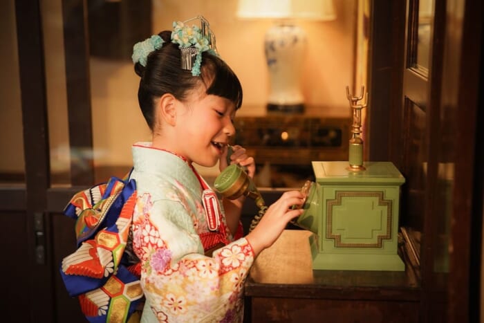 bé gái mặc kimono